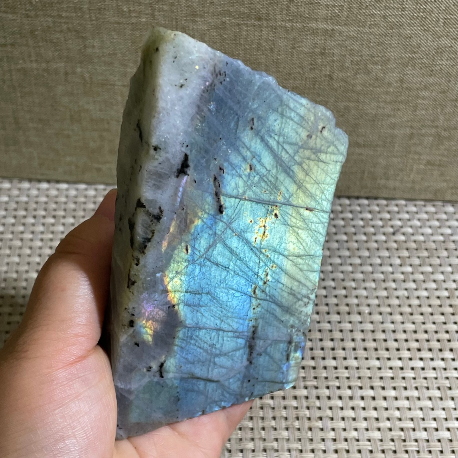 256g Natural multicolor labradorite crystal original stone specimens