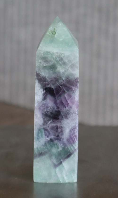 FLUORITE POINT (4 SIDED) 3.15 INCHES TALL/ 109 GRAMS