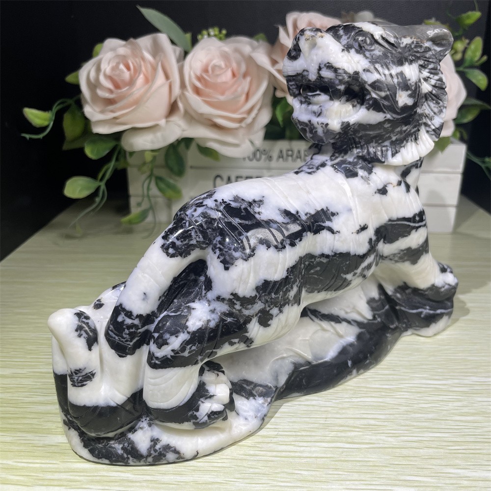 5.5LB 7.8″Black And White Zebra Jasper Lion Crystal Quartz Carving Courage Decor