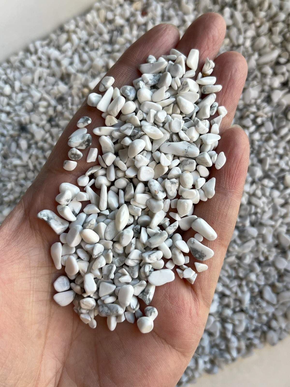 Grade A++ Howlite Semi Tumbled Gemstone Mini Chips 3 – 5 mm, Wholesale Bulk Lot