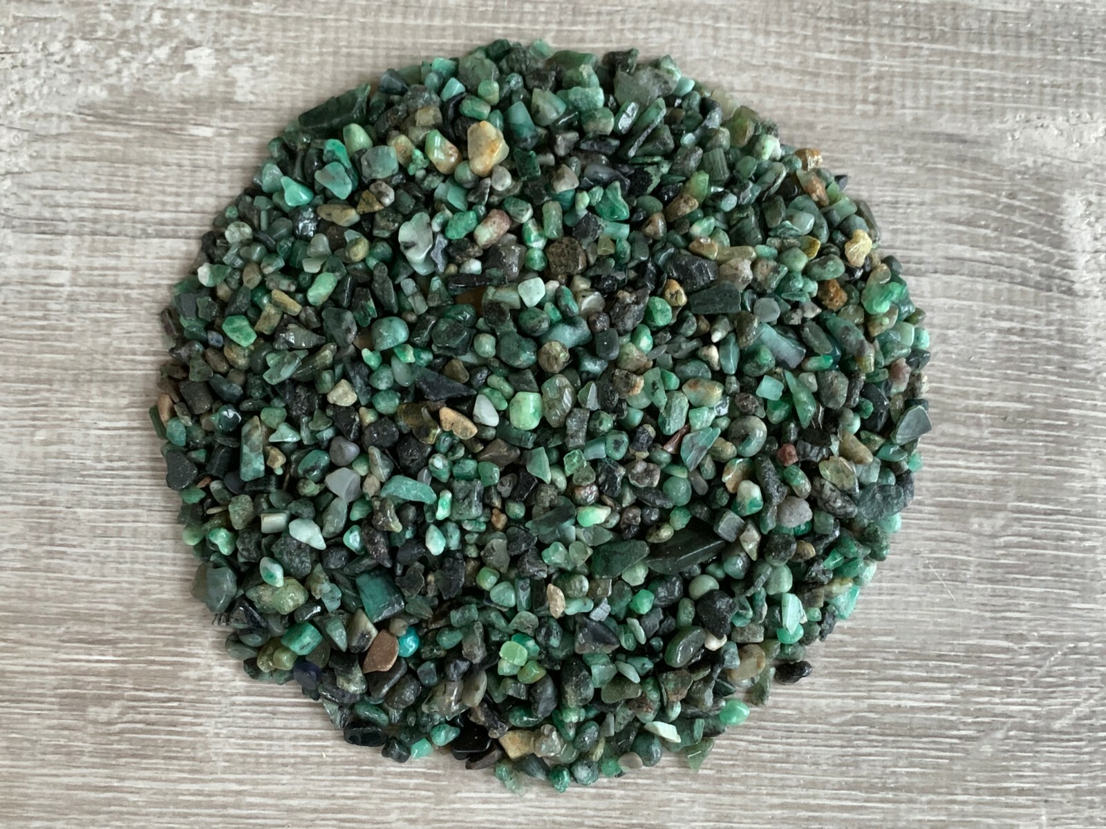 Grade A++ Emerald Semi Tumbled Gemstone Mini Chips 4 – 8 mm, Wholesale Bulk Lot