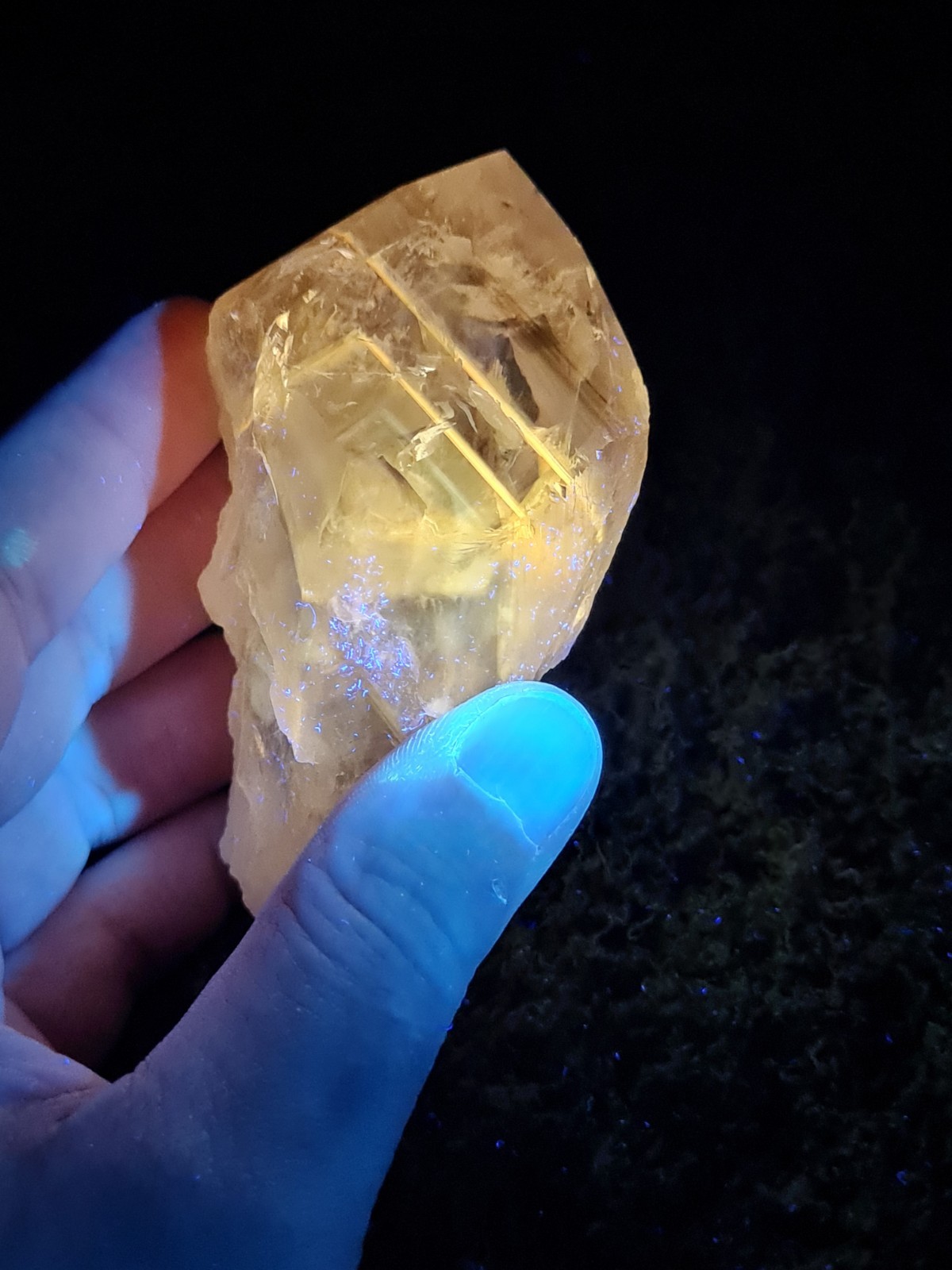 Powellite Amethyst Rough Point Wand From Bahia, Brazil, Uv-reactive, 138g