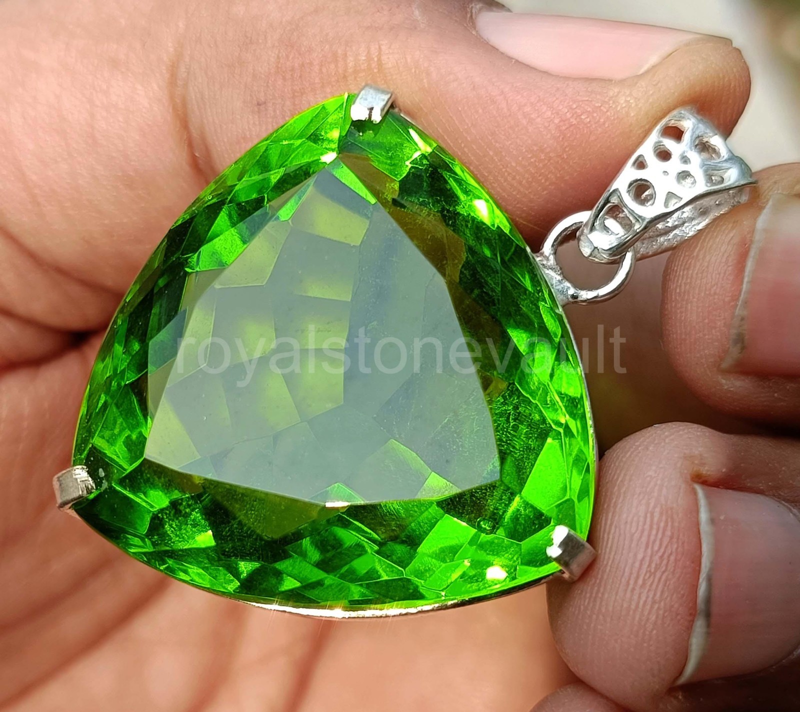 100.80 Ct Natural Peridot Trillion Shape 925 Silver Pendant Free Chain IGL 6FHM
