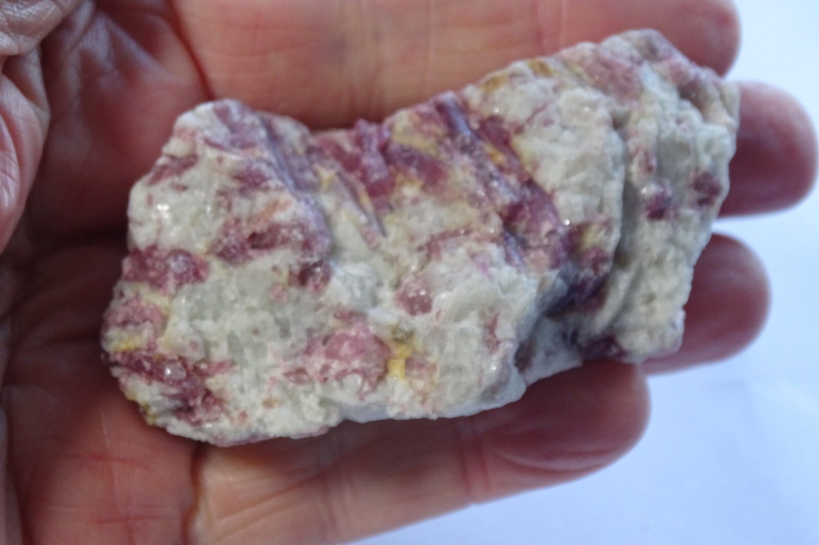 RUBELLITE (PINK TOURMALINE) CRYSTALS IN FELDSPAR – 7.6 x 3.5 x 2.2 cms 120 gms