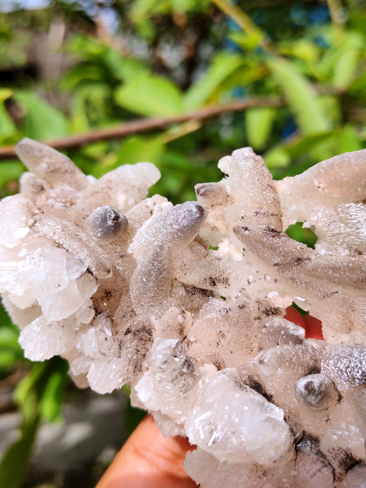 Pointed White and Black Calcite with Scolecite, Indian Minerals Stone