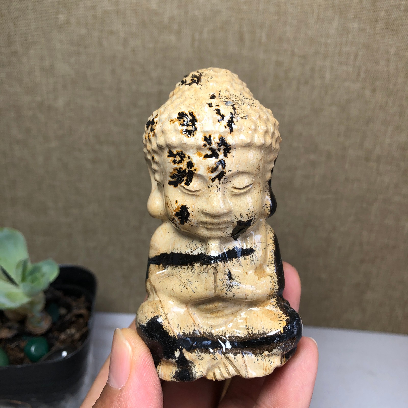 Rare Natural Traditional Chinese Painting Hand Carving figure Model 151g g8413