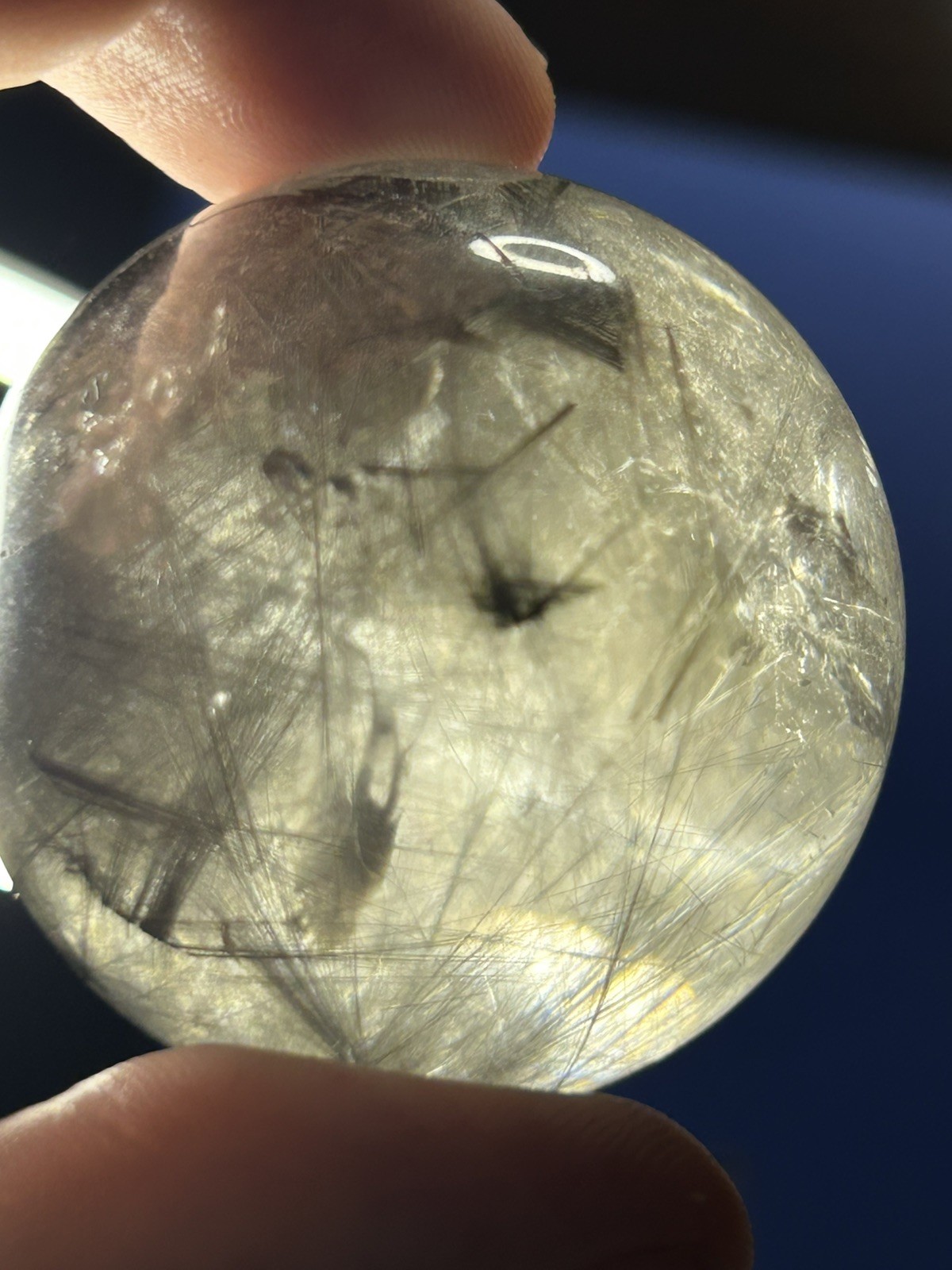 Quartz Sphere With silver (Gray) Rutile and Rainbows 83g/39mm