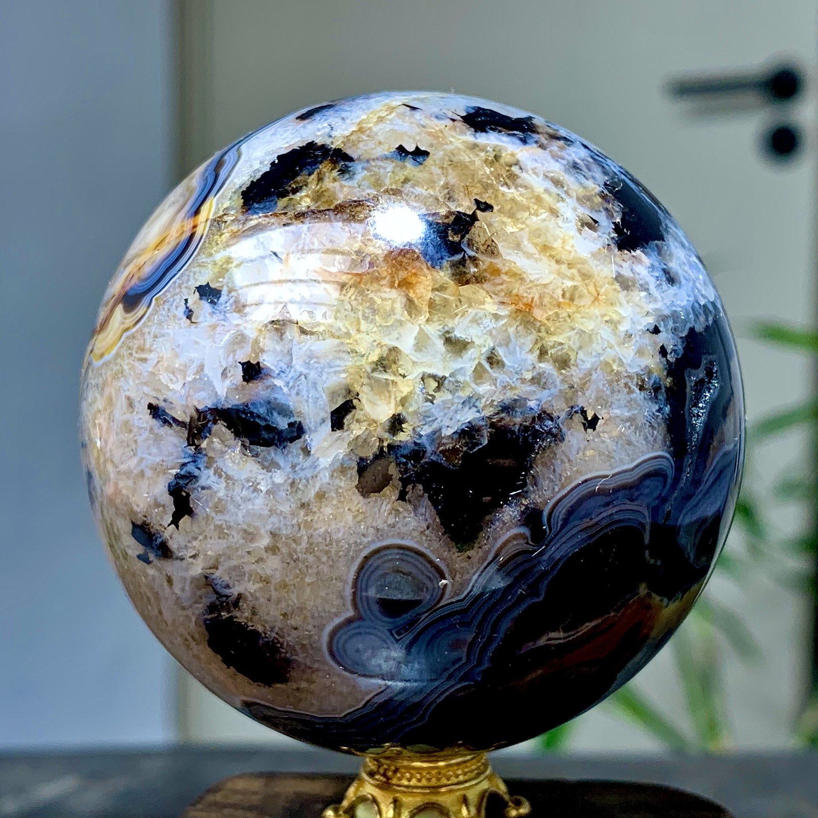 300G Natural black stripe agate sphere Crystal Ball Madagascar mineral