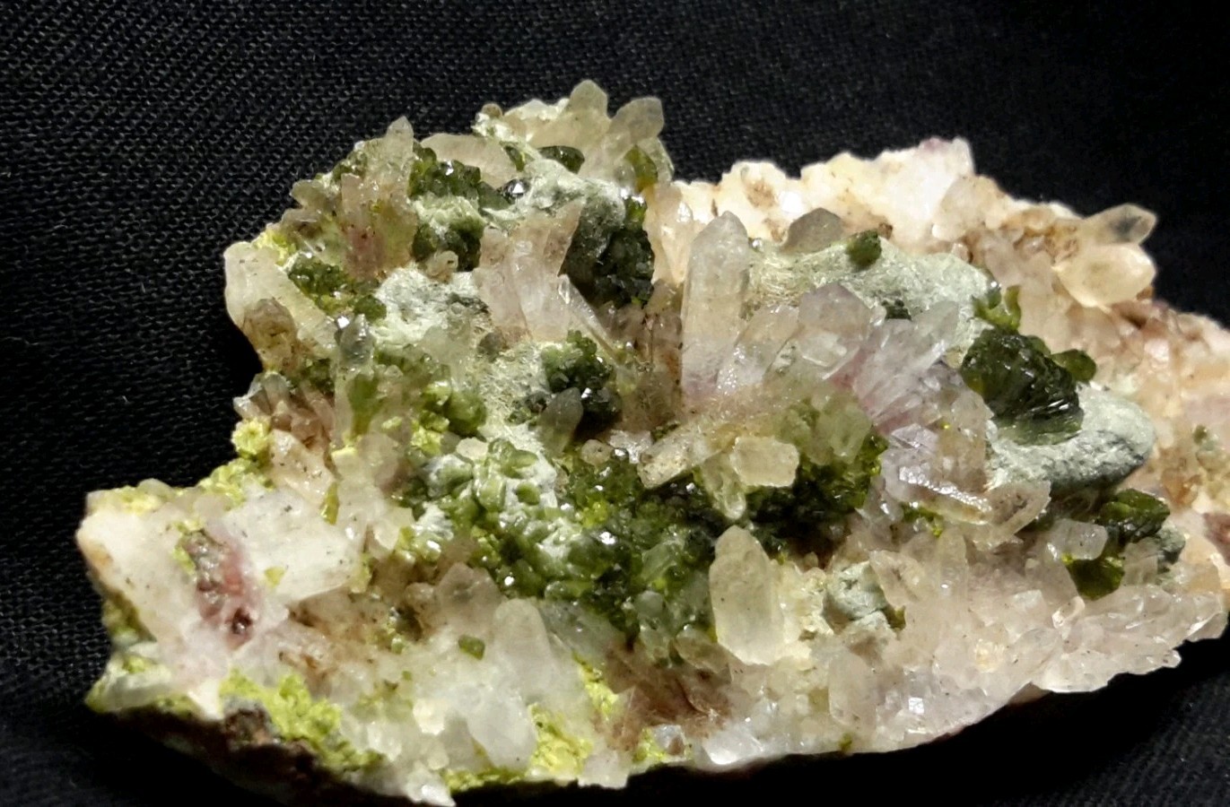 2.75″ EPIDOTE on QUARTZ from the Mibladen Mining District, Khénifra, Morocco