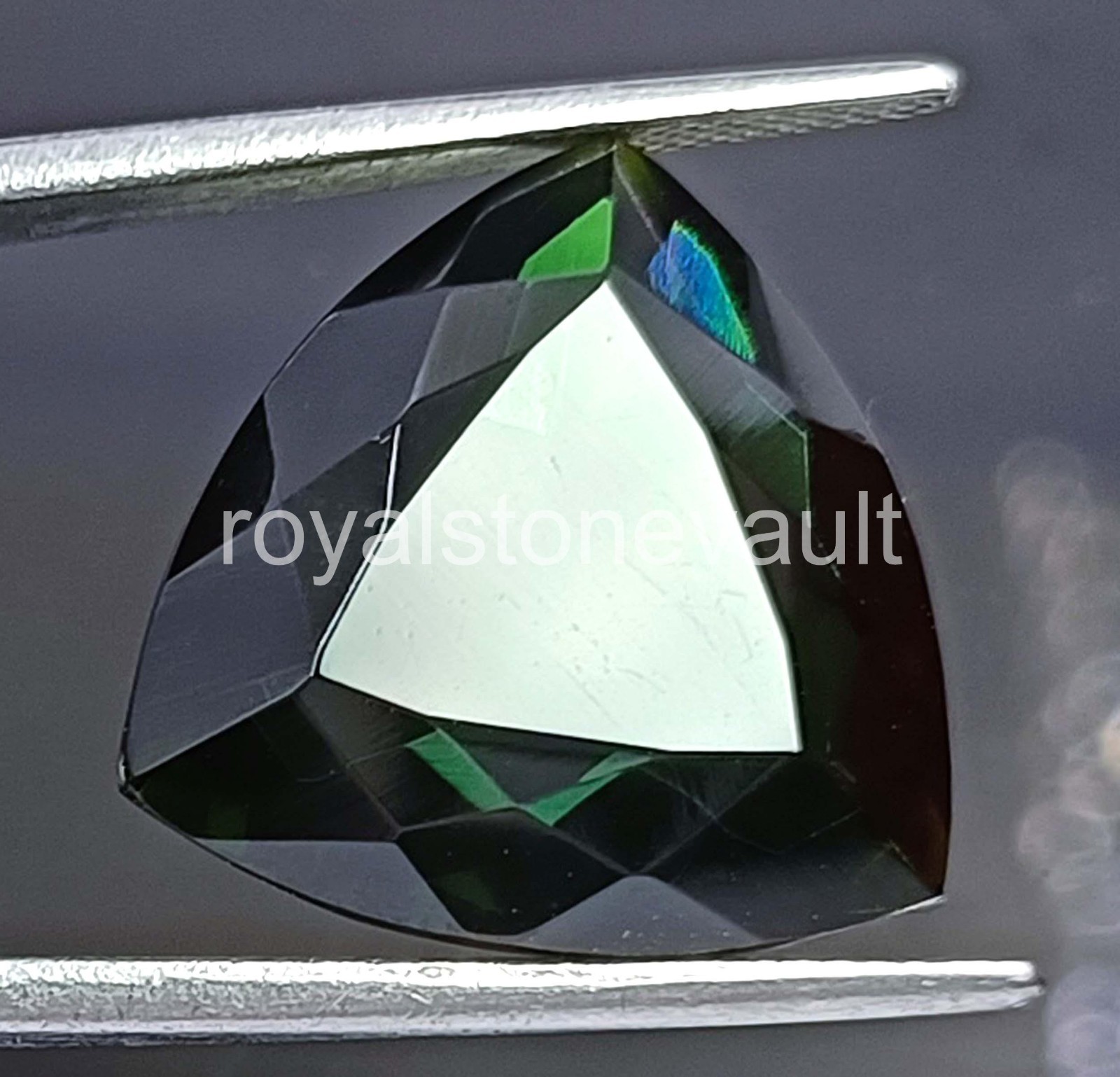 IGL Certified 22.20 Ct Natural Green Emerald Loose Gemstone Trillion Cut – 5AOQ