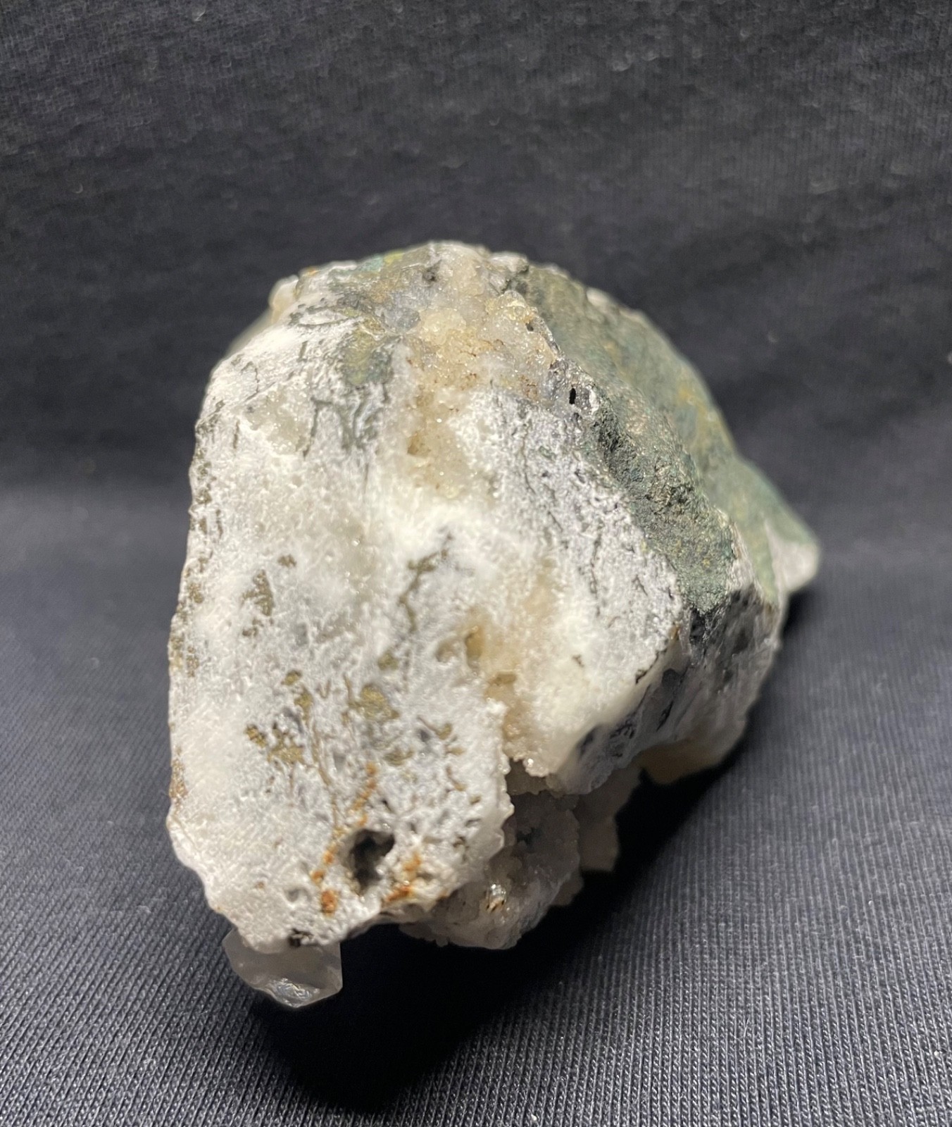 Natural Apophyllite cube in quartz crystal cluster specimens 202 gr 9x8x5 cm