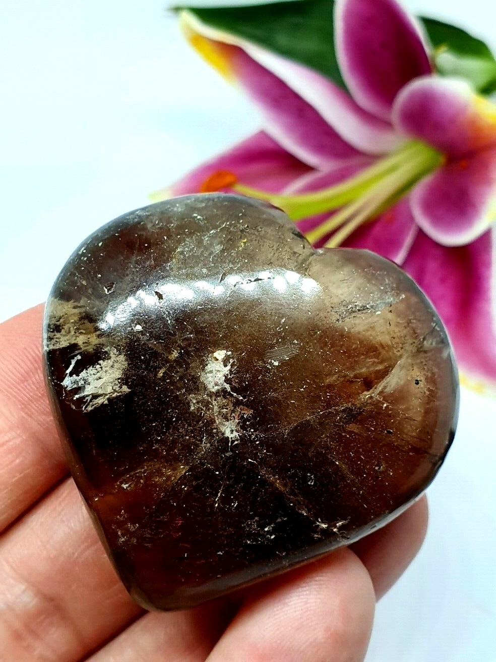Smoky Quartz Heart Carving Real Crystal Protective Energy 83g 5 x 5 x 2.3 cm s3