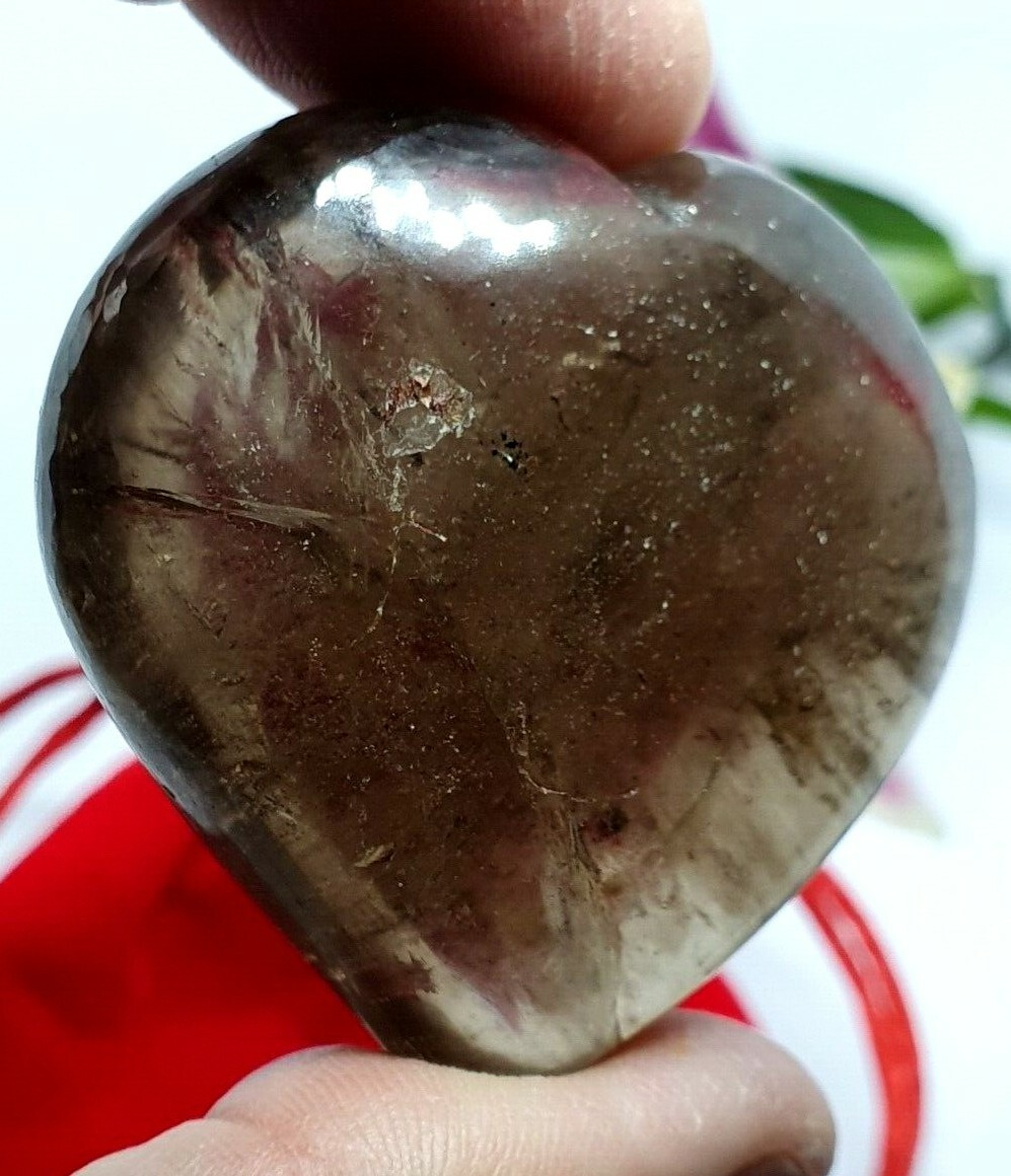 Smoky Quartz Heart Carving Real Crystal Protective Energy 83g 5 x 5 x 2.3 cm s3