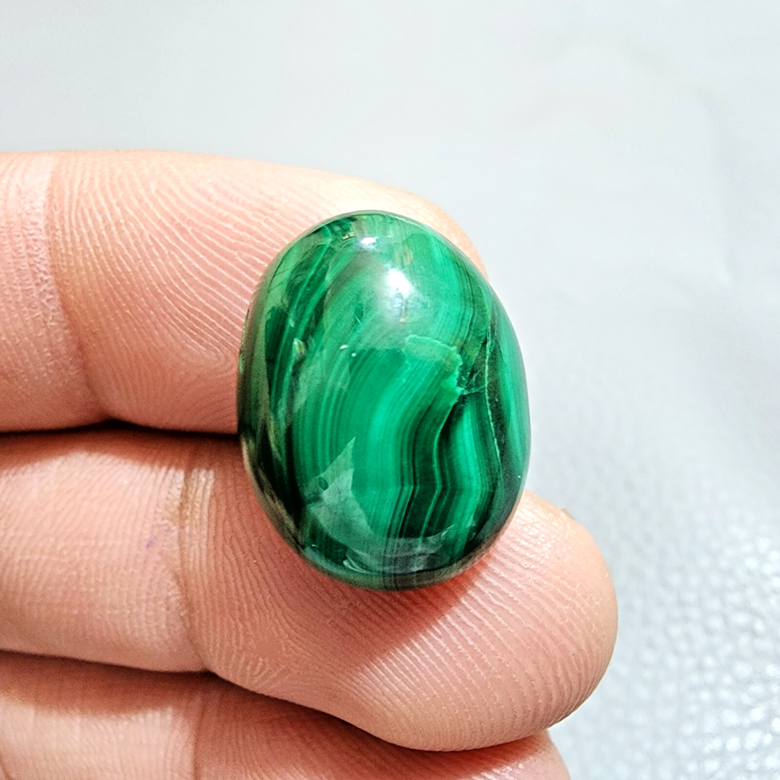 31 Crt Natural Shiny Green Malachite Oval Shape Cabochon Gemstone Jewelry Making