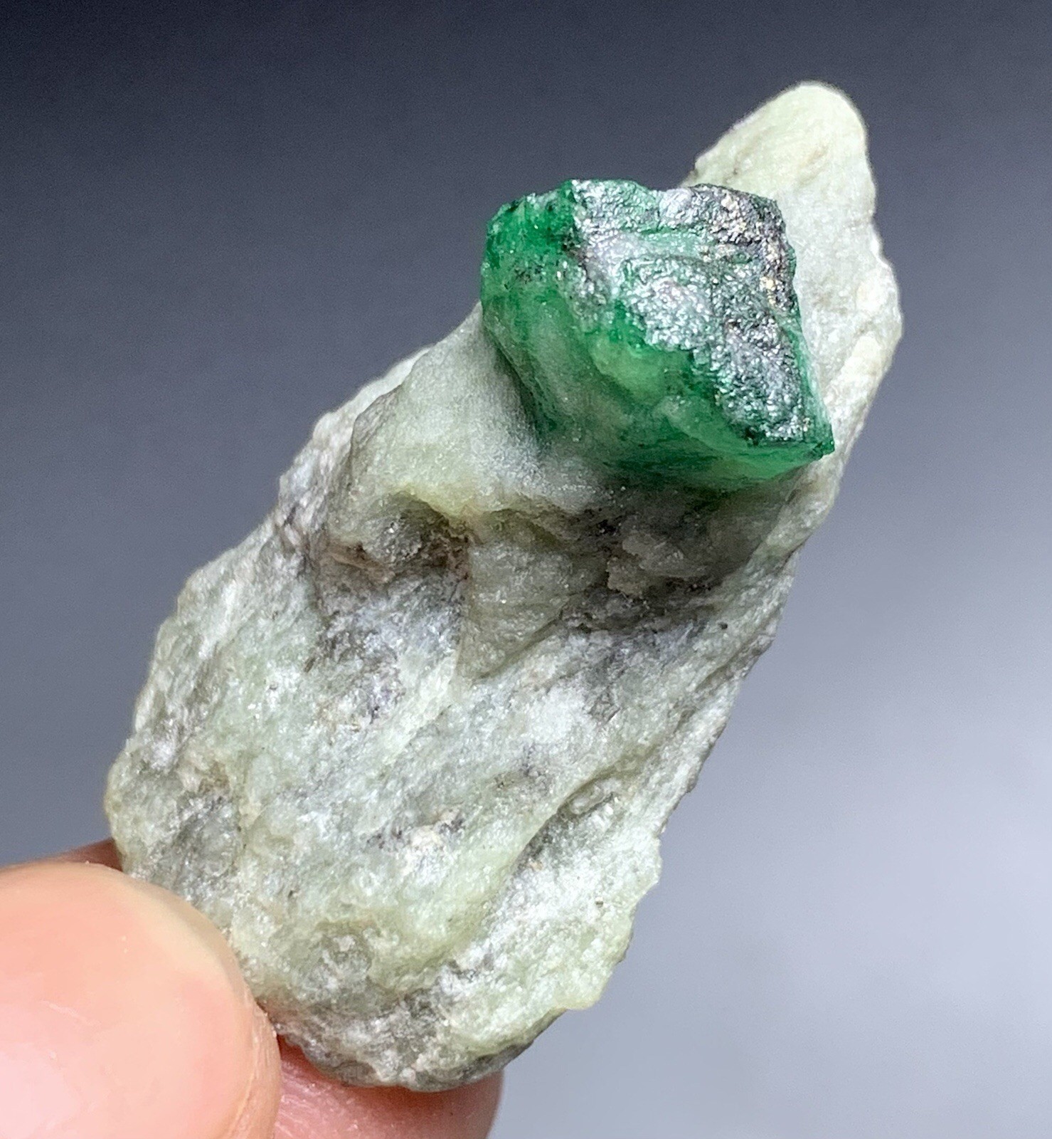 46 Carats Natural Emerald Crystal Specimen From Pakistan.