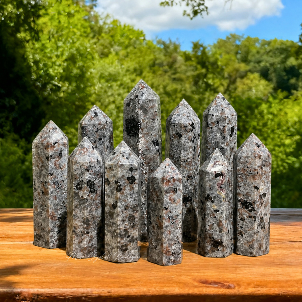 Natural Yooperlite Glowing Crystal Tower UV Light Reactive Wand Point Home Decor