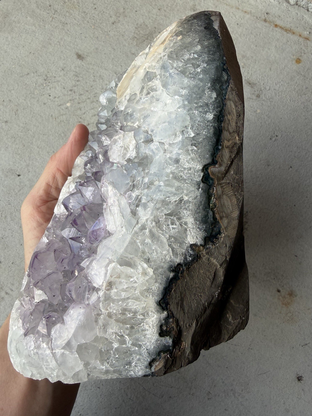 NATURAL LARGE CLEAR & LIGHT PURPLE AMETHYST GEODE – LARGE POINTS – OVER 6 POUNDS