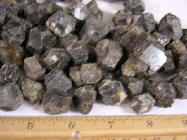 Garnet crystal yellow amber bigger dodecahedron Mexico 1/4 pound lot 4 + pieces