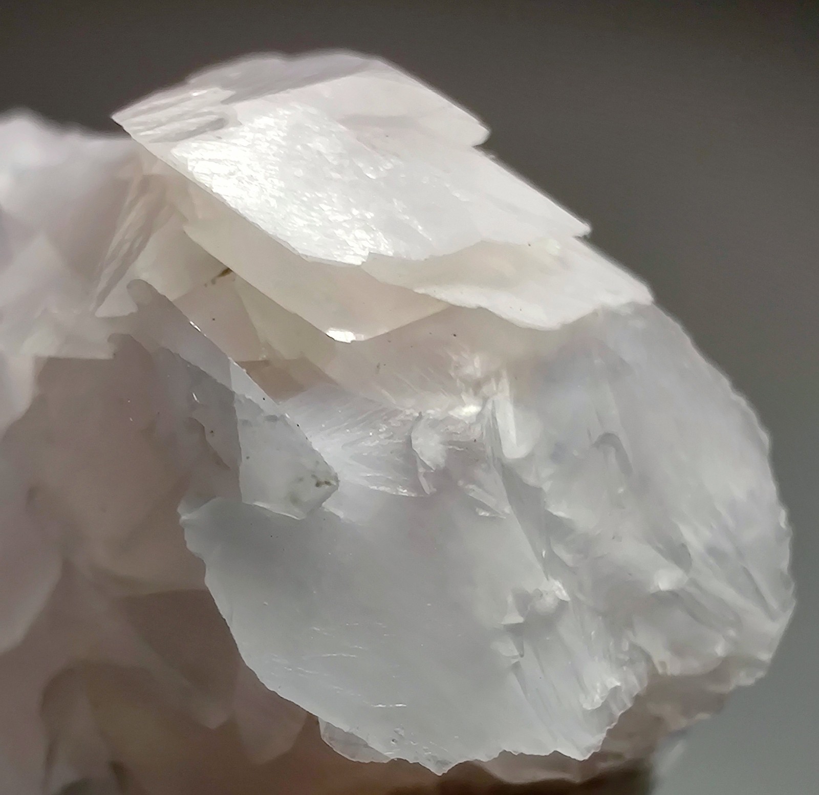 Excellent Calcite crystals with Fluorite, UV. Yaogangxian Mine, China. 57 grams.