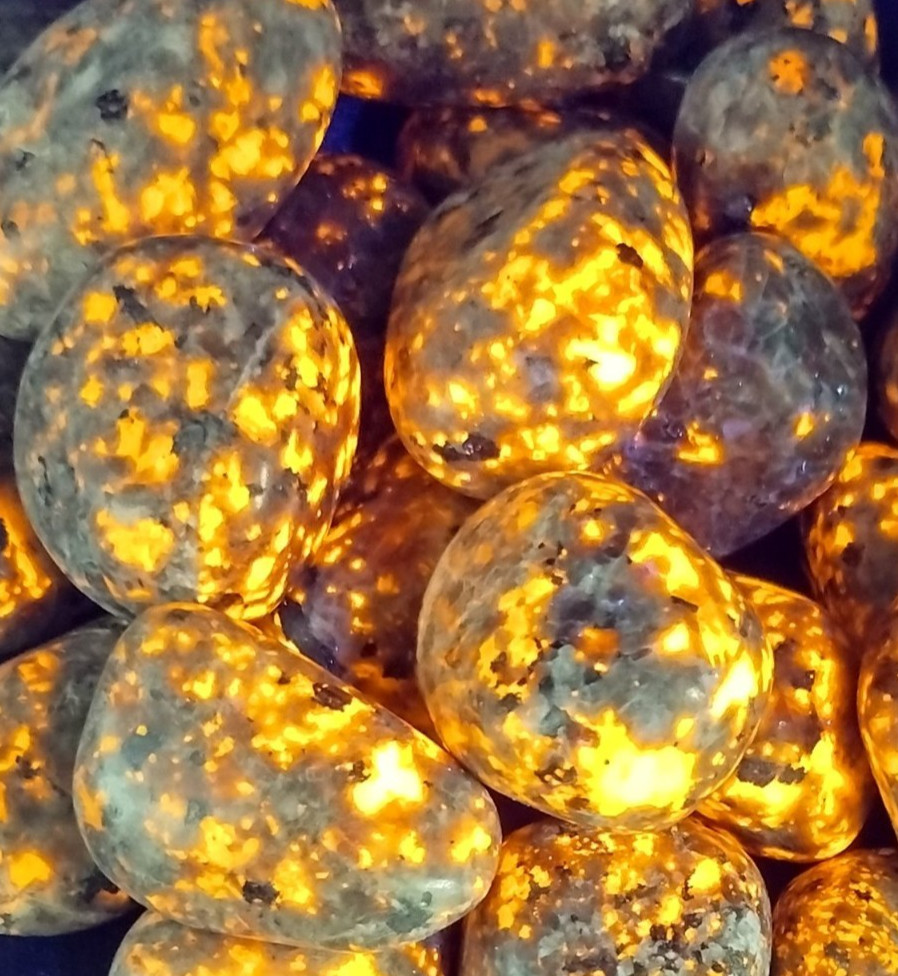 Yooperlite Tumbled Stones UV Reactive Glow Sodalite Choose Lot Size