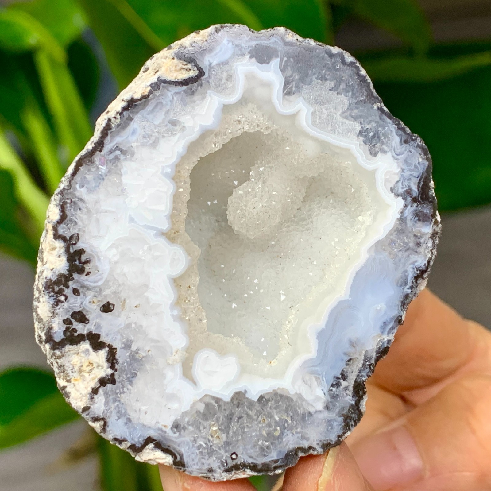 126G Natural agate geode quartz crystal rough sample spiritual energy repairA419