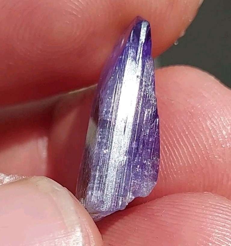 STUNNING BICOLOR YELLOW & BLUE TANZANITE FROM TANZANIA