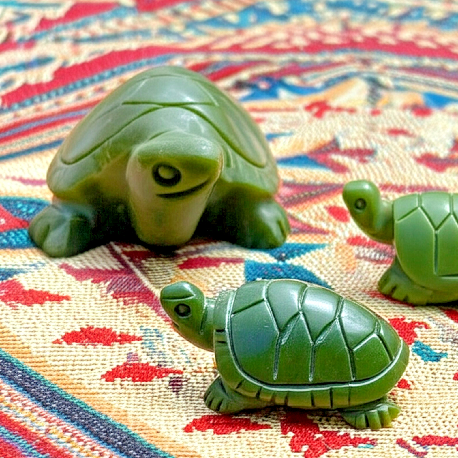 2025 Natural Green Jade Turtle Hand Carved Crystal Figurine Feng Shui Decor Gift