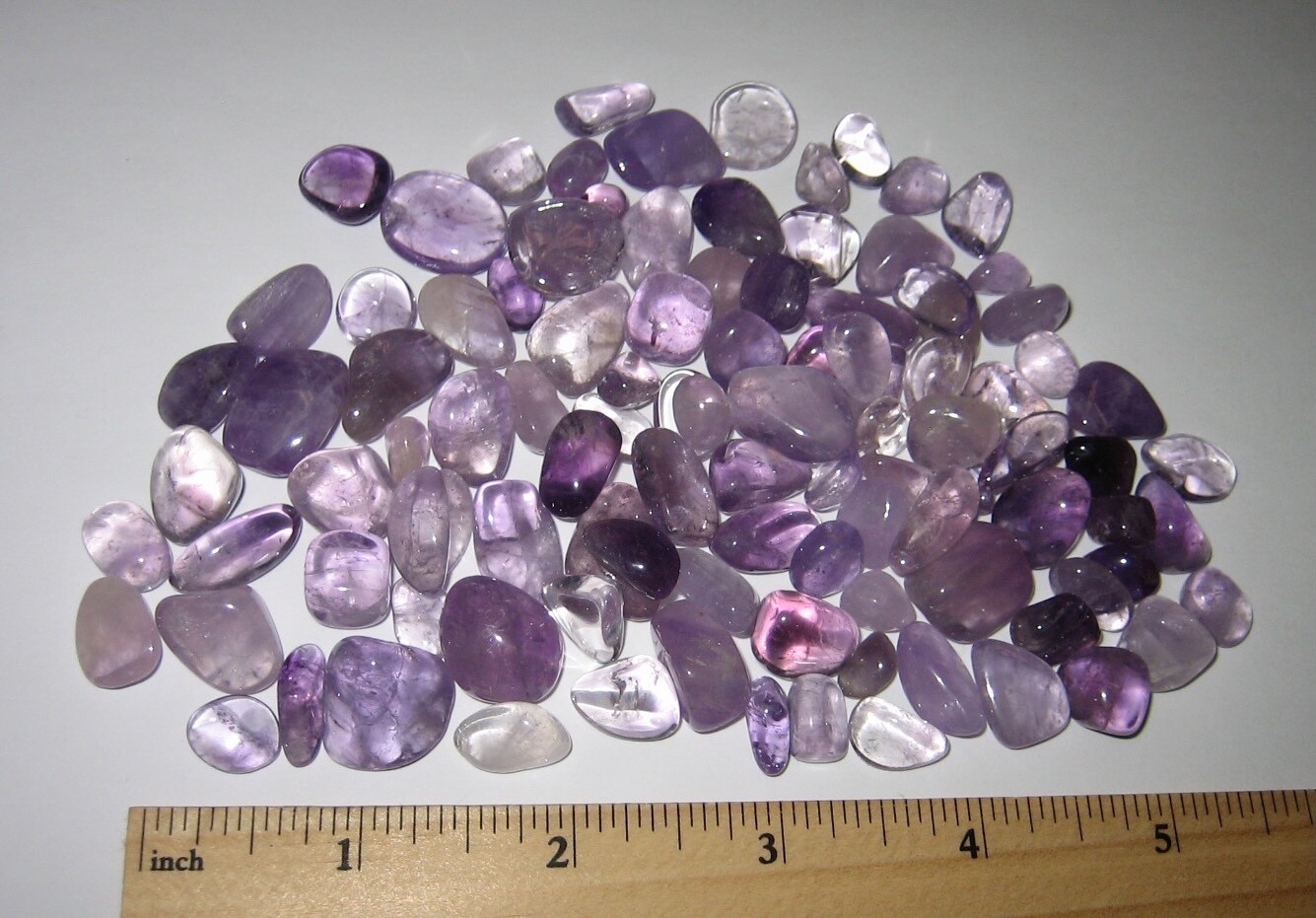 109 TUMBLED POLISHED 0.2″- 0.6″ LIGHT PURPLE AMETHYST CRYSTAL STONES ~ 145.4g *2