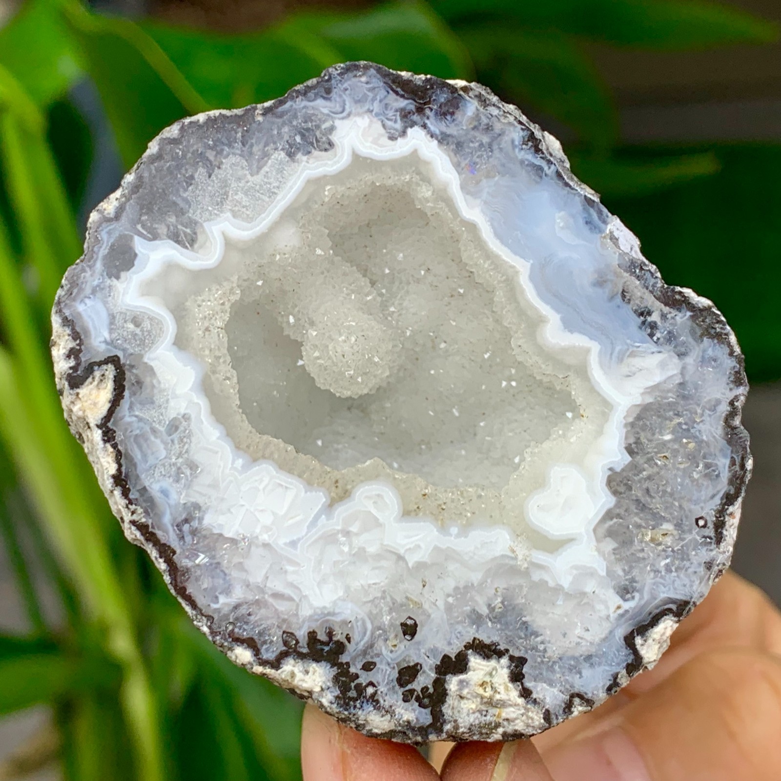 126G Natural agate geode quartz crystal rough sample spiritual energy repairA419