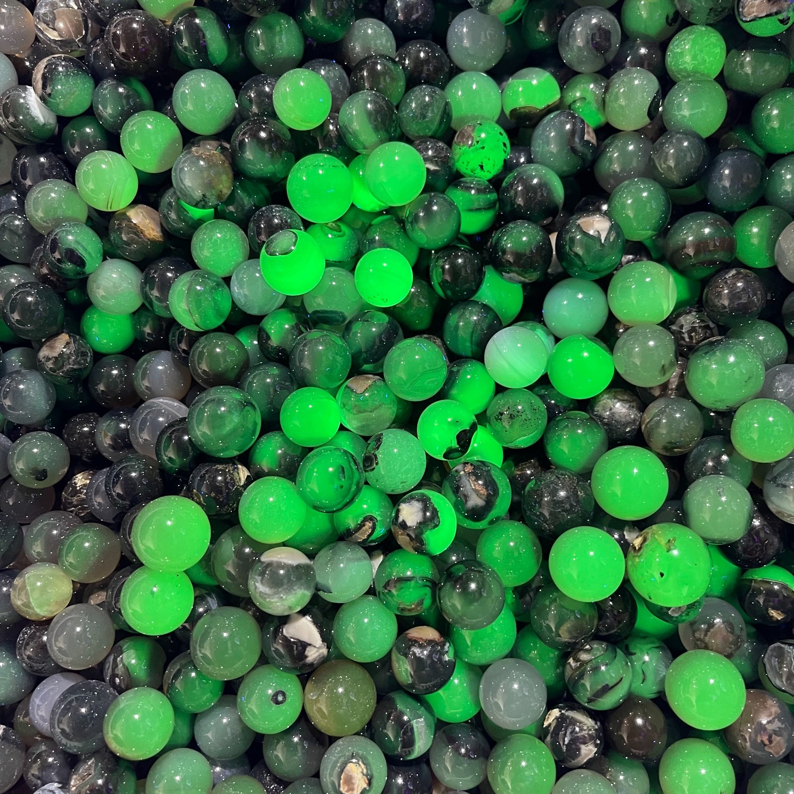 10pcs Volcanic agate Mini sphere crystal ball home decoration fluorescent agate