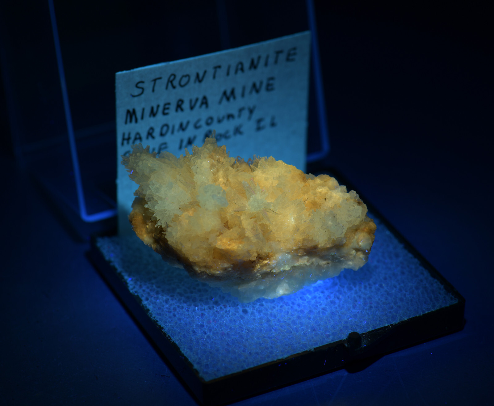 Strontianite crystals, excellent specimen! UV. Minerva Mine, Illinois. 6 cm.