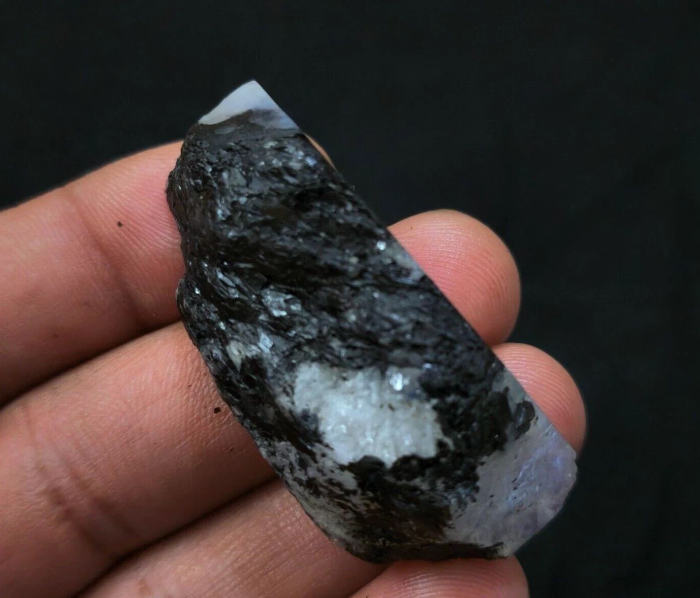 Attractive Rainbow Moonstone Raw 157.50 Crt Moonstone Rough Gemstone For Jewelry
