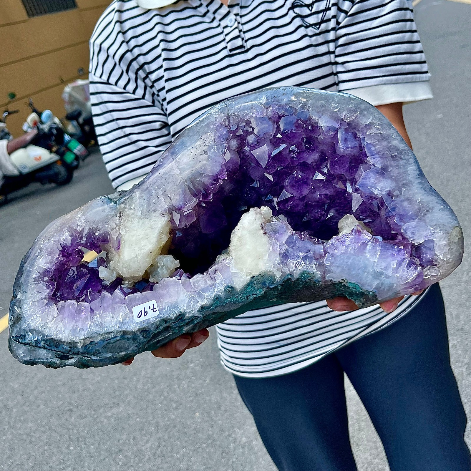 17.39LB High quality amethyst cave skeleton specimen