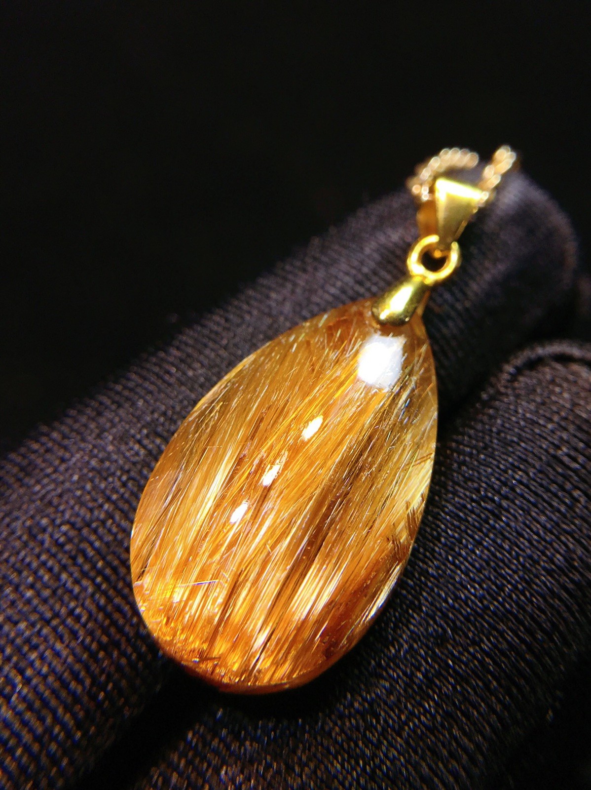 Natural blonde crystal titanium crystal teardrop choker