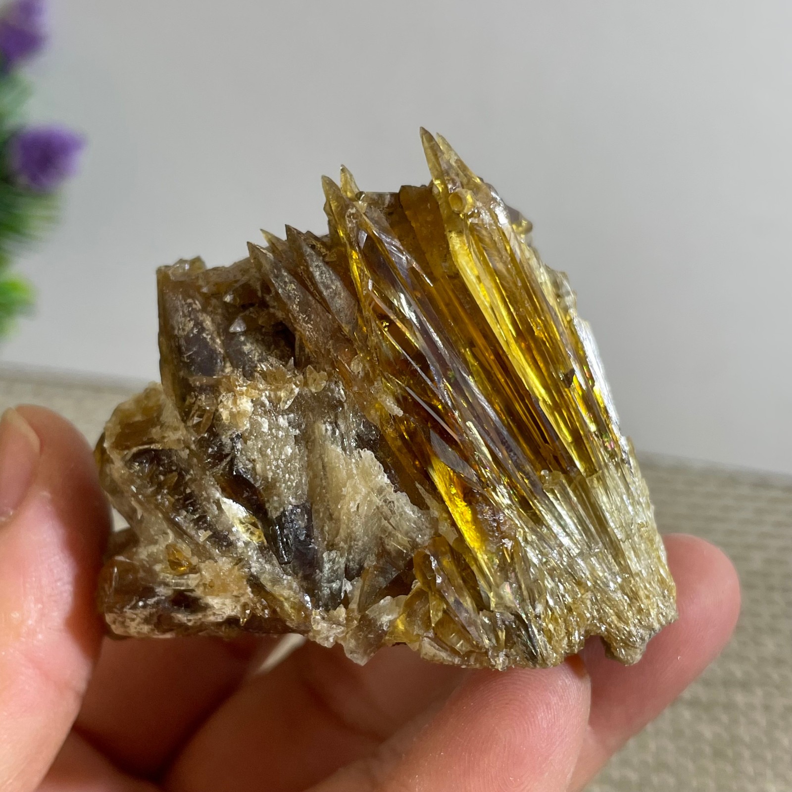 New Find Rare Amber Calcite Phosphorescent Mineral Specimen 106g