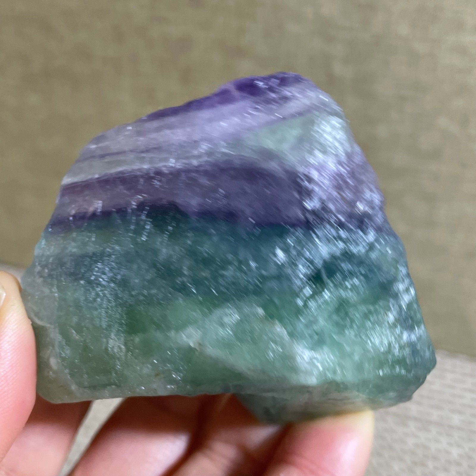 185g beautiful Rainbow Fluorite Rough stone specimens cure