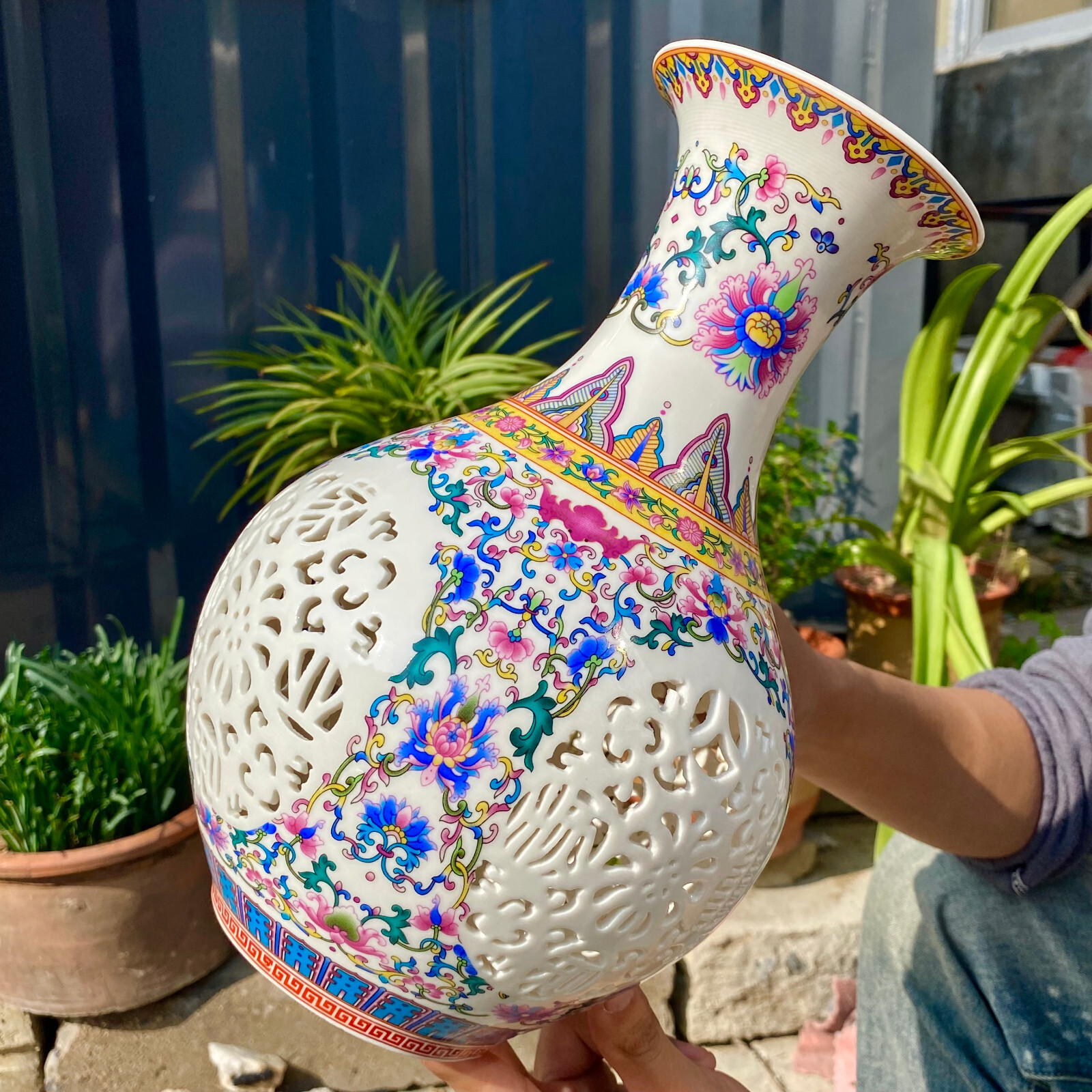 1.83LB Classic landscape painting poetic ceramic vase from Jingdezhen, China