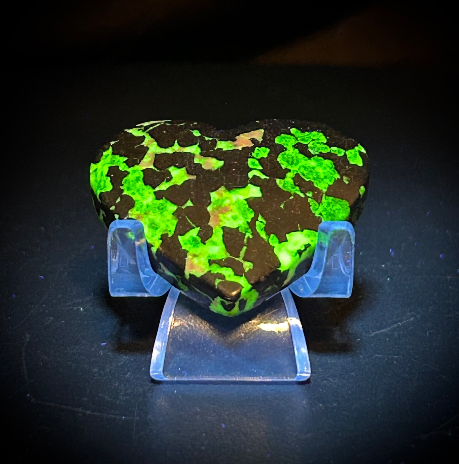 1.4″ Rare Franklinite And Willamite Heart With Acrylic Stand 1oz (28 grams)