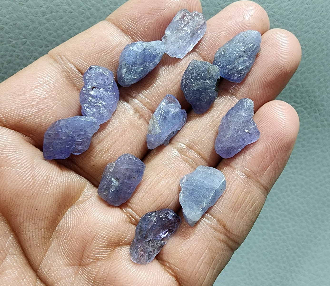 “12pcs Raw Tanzanite Rough 14-17mm Natural Tanzanite Gemstones Collector Lot”