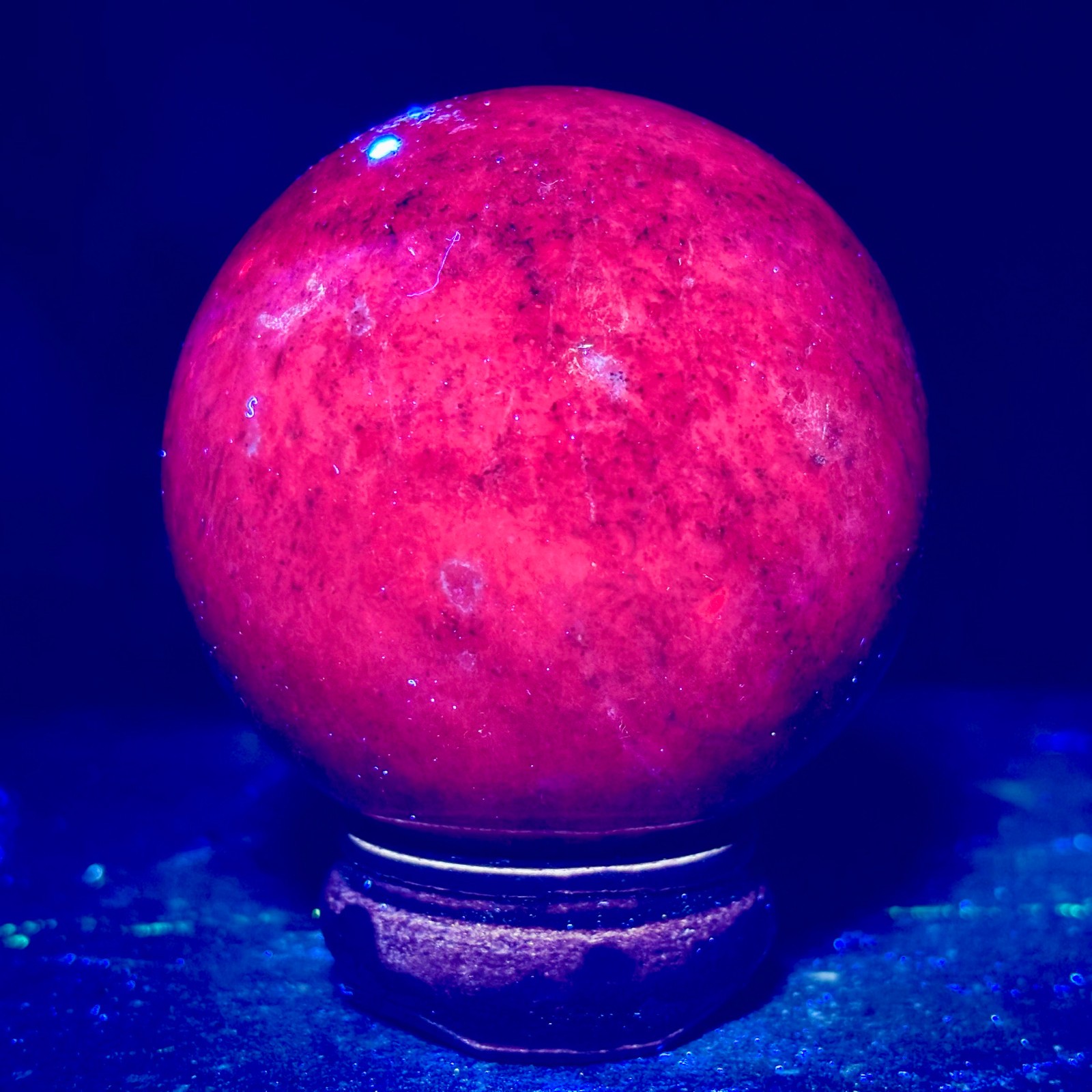 1.55LB Natural Blue Sapphire And Ruby Sphere Fluorescent Glow Under UV Light