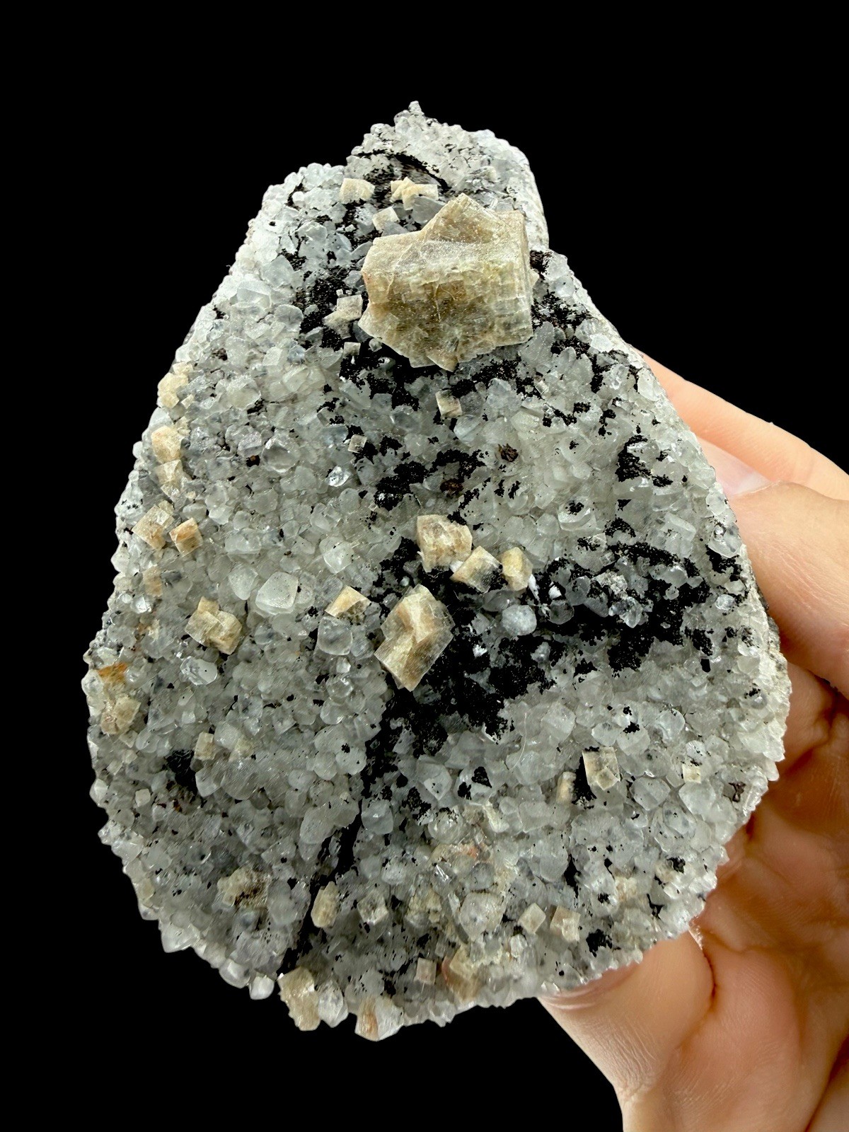 Chabazite On Calcite Crystals : New Street Quarry . Paterson , New Jersey 🇺🇸