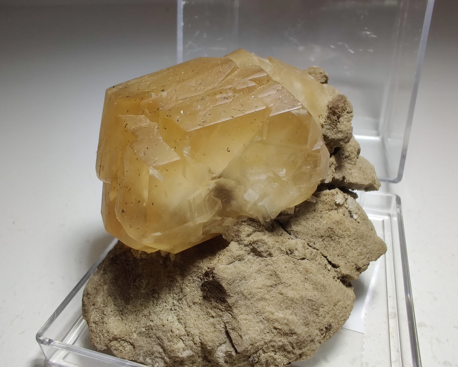 Excellent Berry Calcite crystals large, UV. Berry Quarry, Indiana. 170 grams.