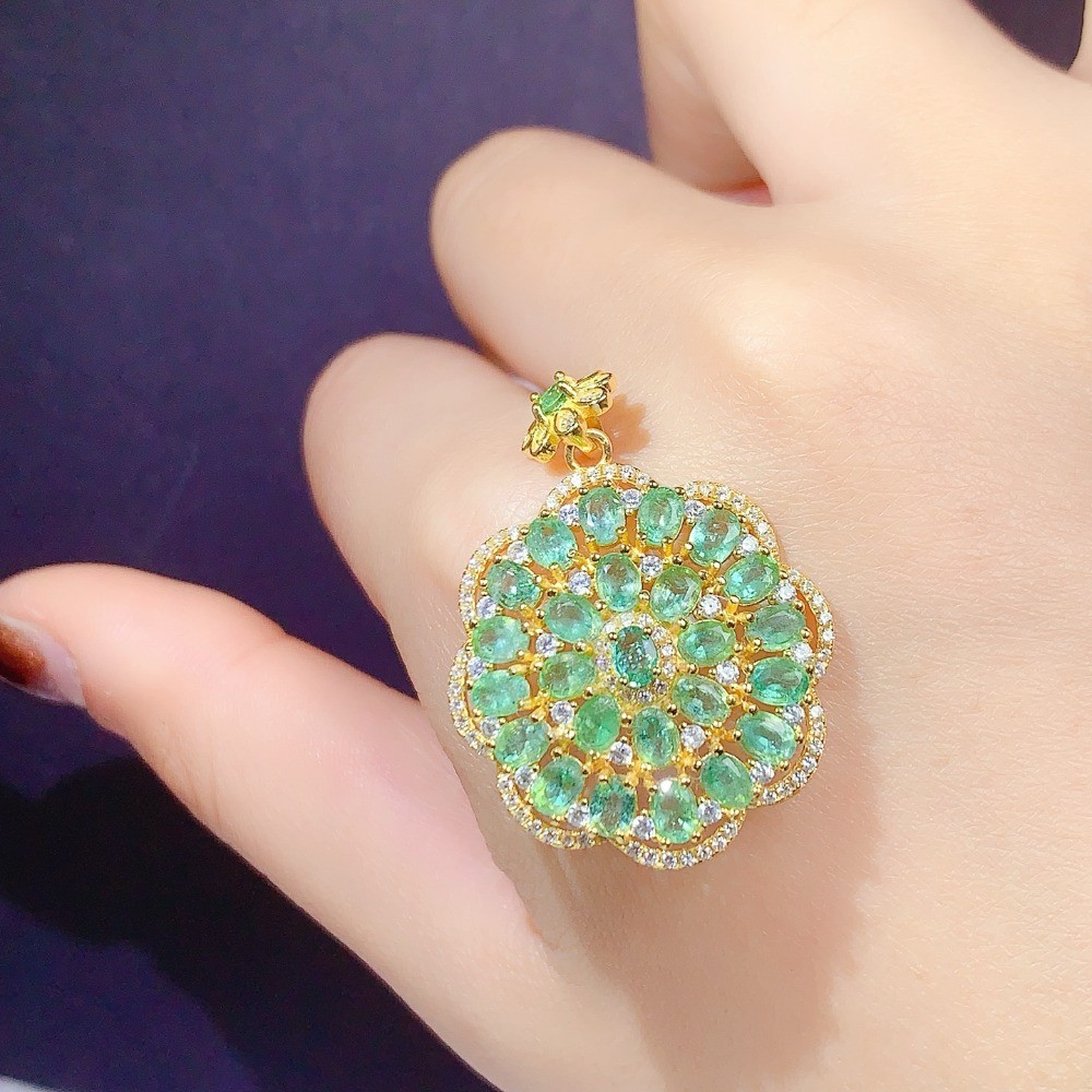 Natural Emerald flower pendant Necklace Jewelry S925 Silver Plated 18K Gold Gift