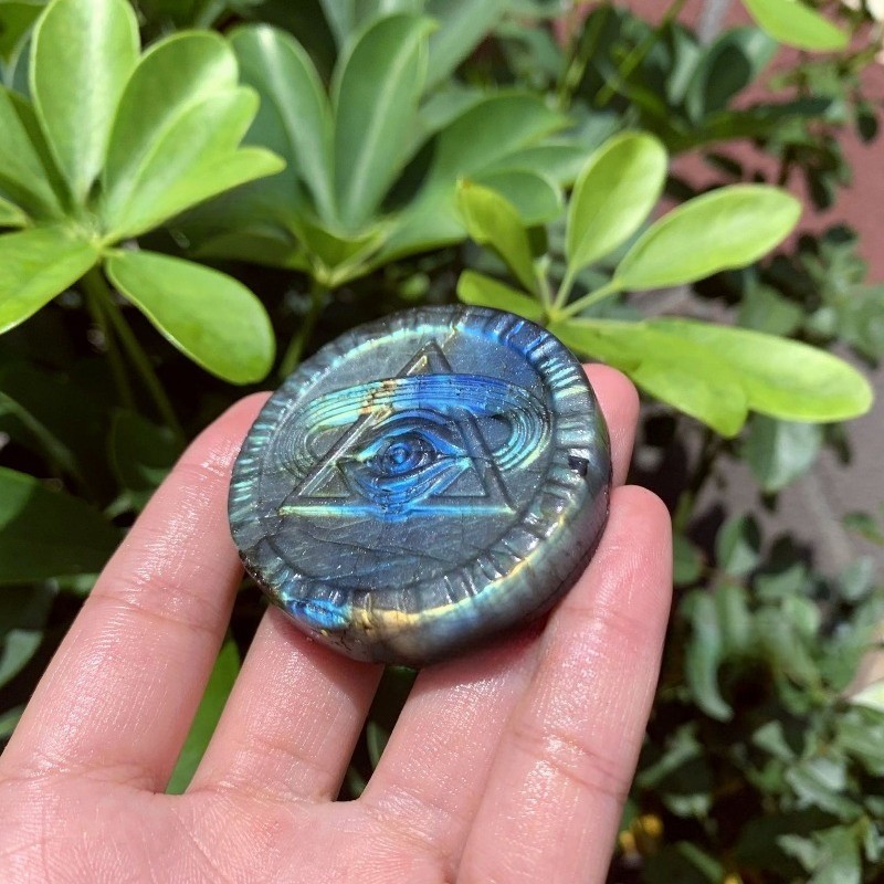 Hand Carved Labradorite All-Seeing Eye Carving Crystal Healing Ornament*1pcs