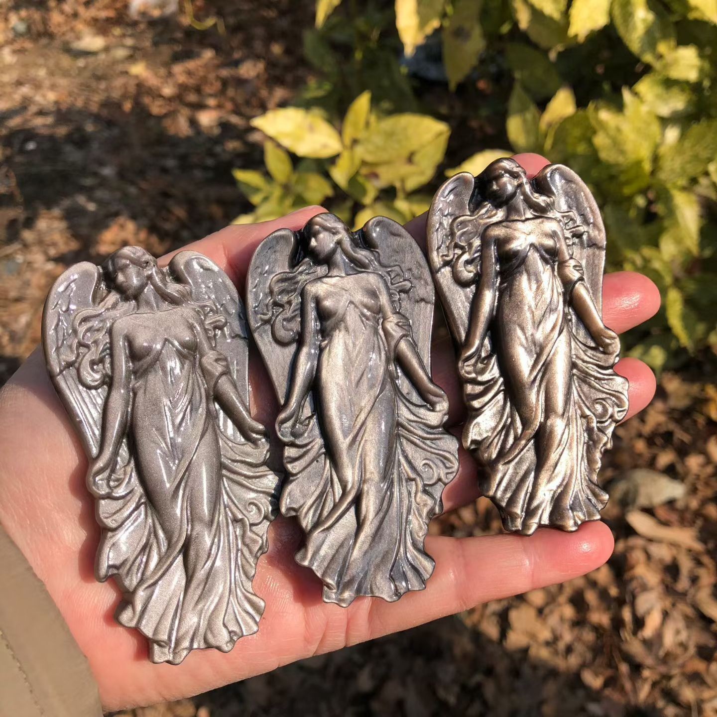 1pc Natural Silver Obsidian Quartz Hand Carved Angel Skull Crystal Reiki Decor