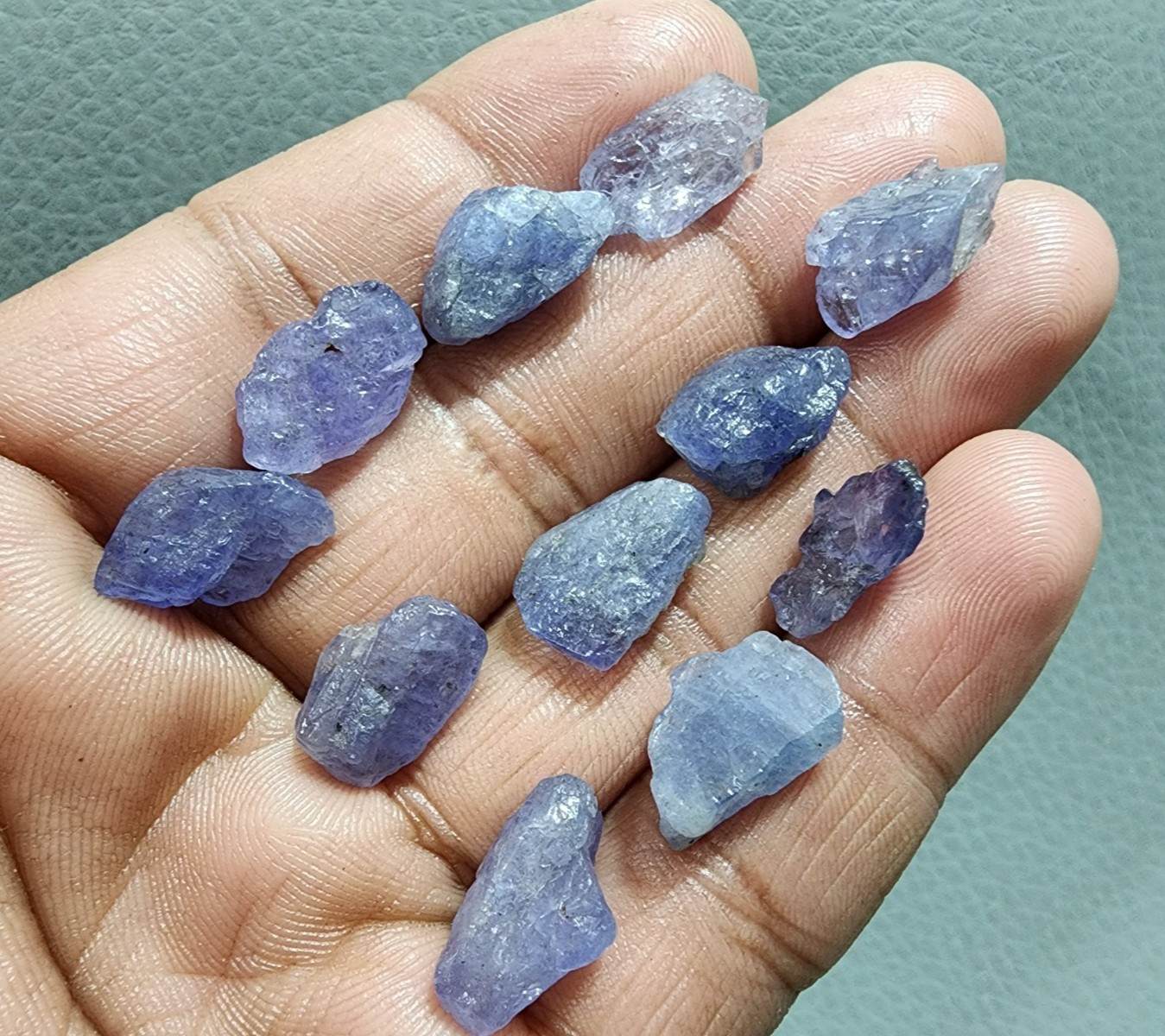 “12pcs Raw Tanzanite Rough 14-17mm Natural Tanzanite Gemstones Collector Lot”