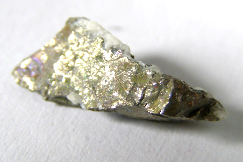 TINY NATURAL MOHAWKITE PIECE – 1.6 x 0.7 x 0.5 cms 1.42 gms #13 – USA