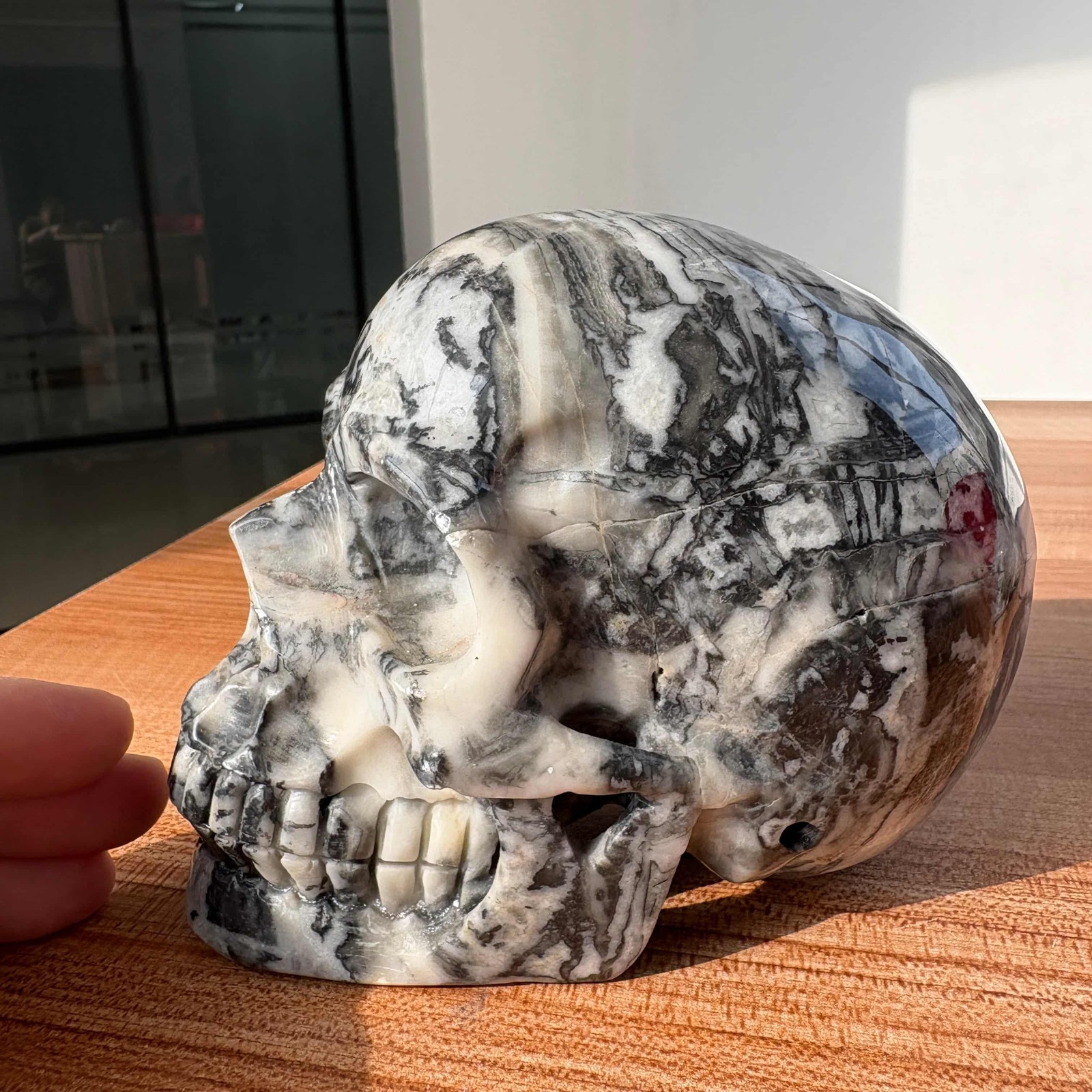 4.1LB 5.1″ Natural Black Zebra Jasper Skull Healing Crystal Reiki Home Decor