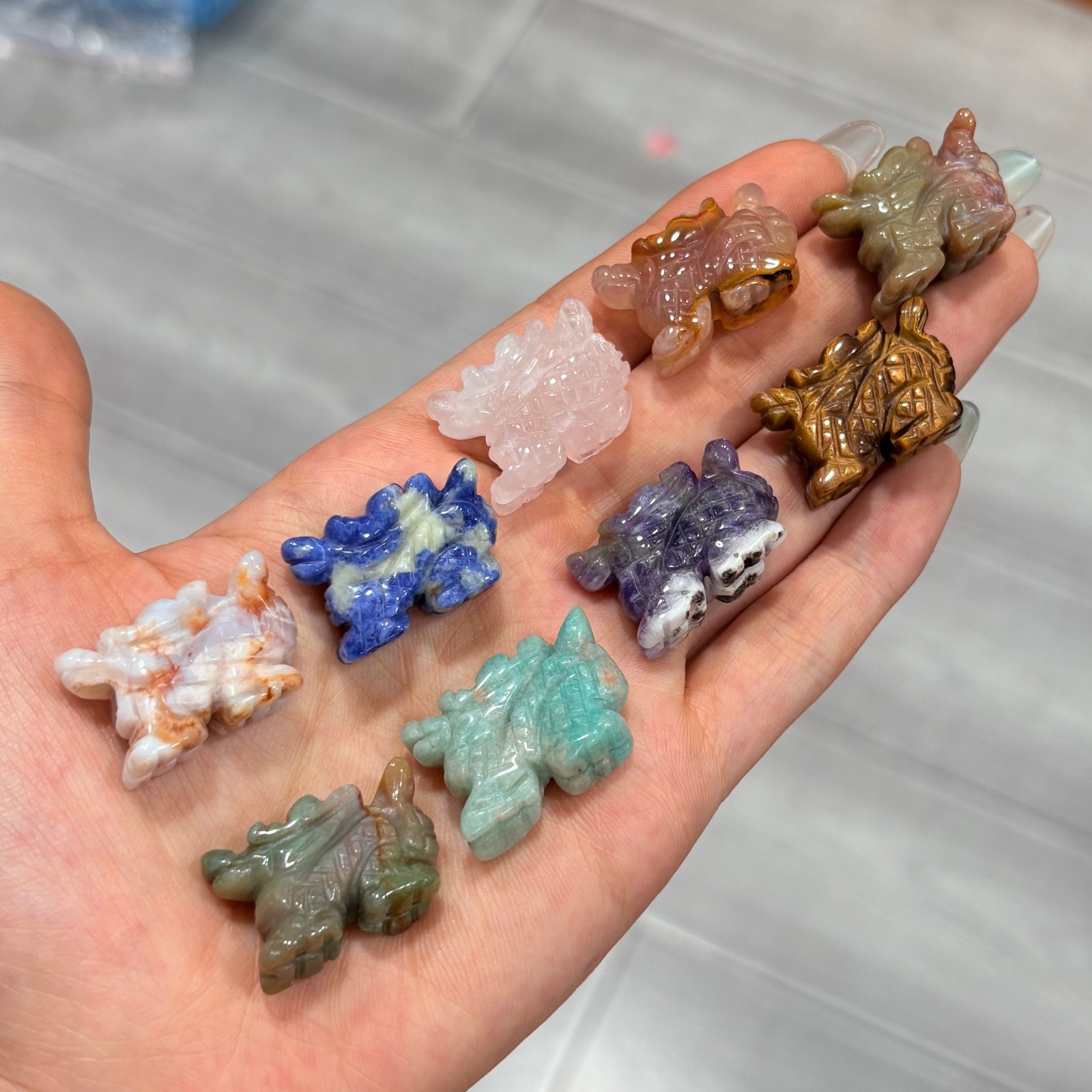 5pc Natural mix Quartz hand Carved Mini dragon crystal Reiki random delivery