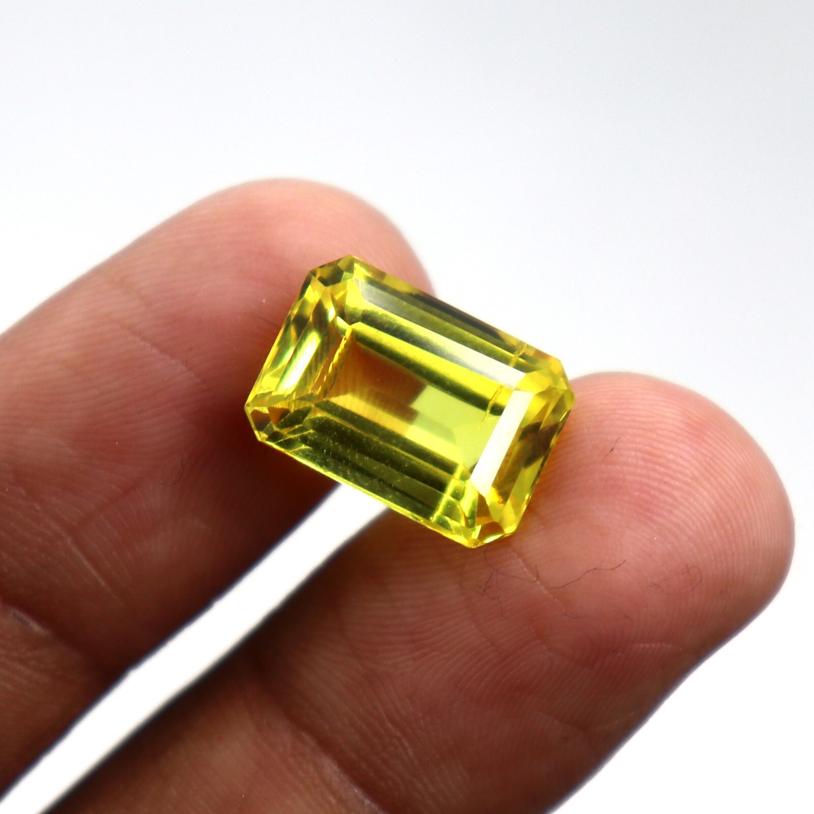 AAA+ 10.35 Ct Yellow Sapphire Gemstone GGI Certified Loose Gemstone Emerald Cut